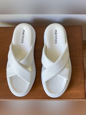 MERINOS WOMEN'S SIZE 8 SANDALS NATURAL OFF WHITE